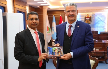 Ambassador Prashant Pise met H.E. Mr. Hayan Abdul Ghani, Deputy Prime Minister for Energy Affairs and Minister of Oil, on Thursday 22 December 2022. During the meeting, bilateral issues of mutual interest were discussed.